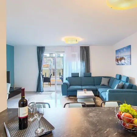 Apartment N *