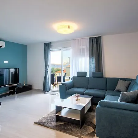 Apartment N