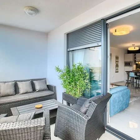 Apartment N