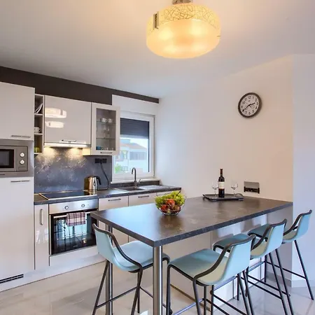 Apartment N