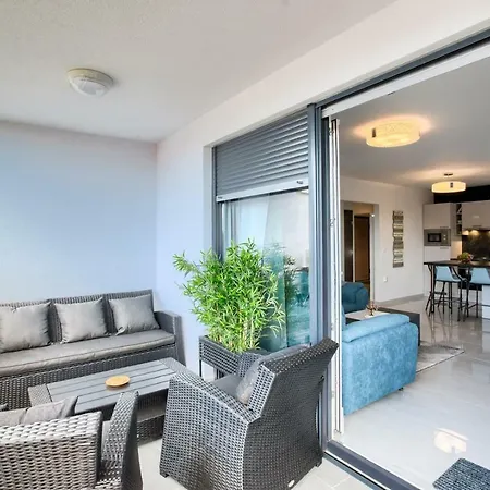 Apartment N *