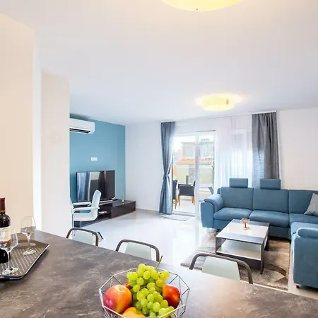 N Apartment *