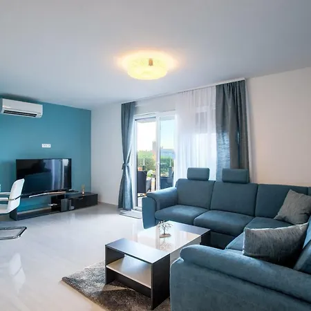 Apartment N